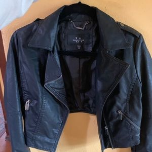 Cropped faux leather jacket